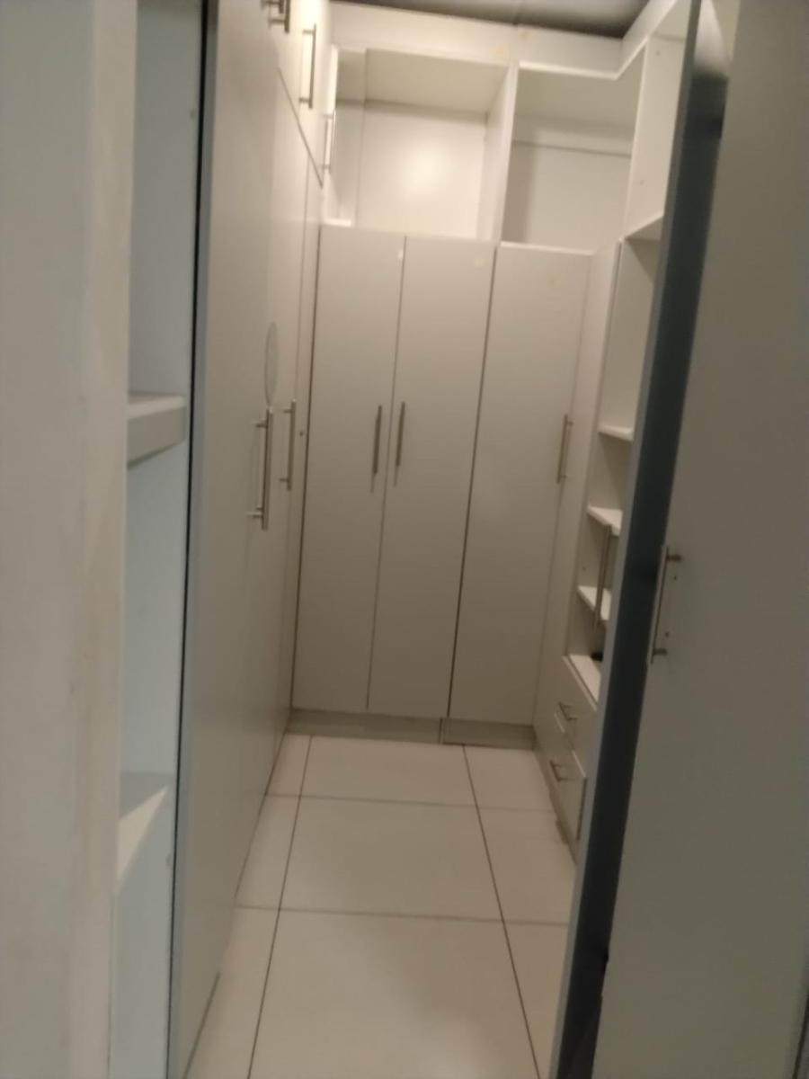 5 Bedroom Property for Sale in Flamwood North West